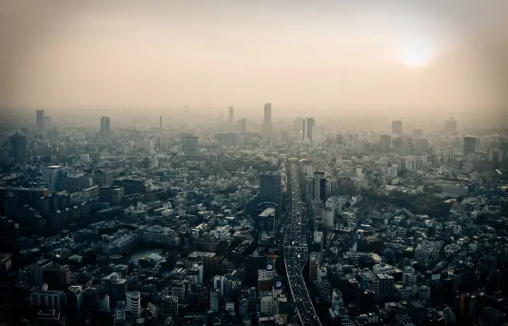 Tokyo skyline covered in smog
